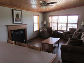 Summit Cabin living room and dining area.